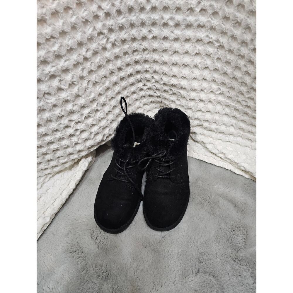 Makalu size 8 chukka boot